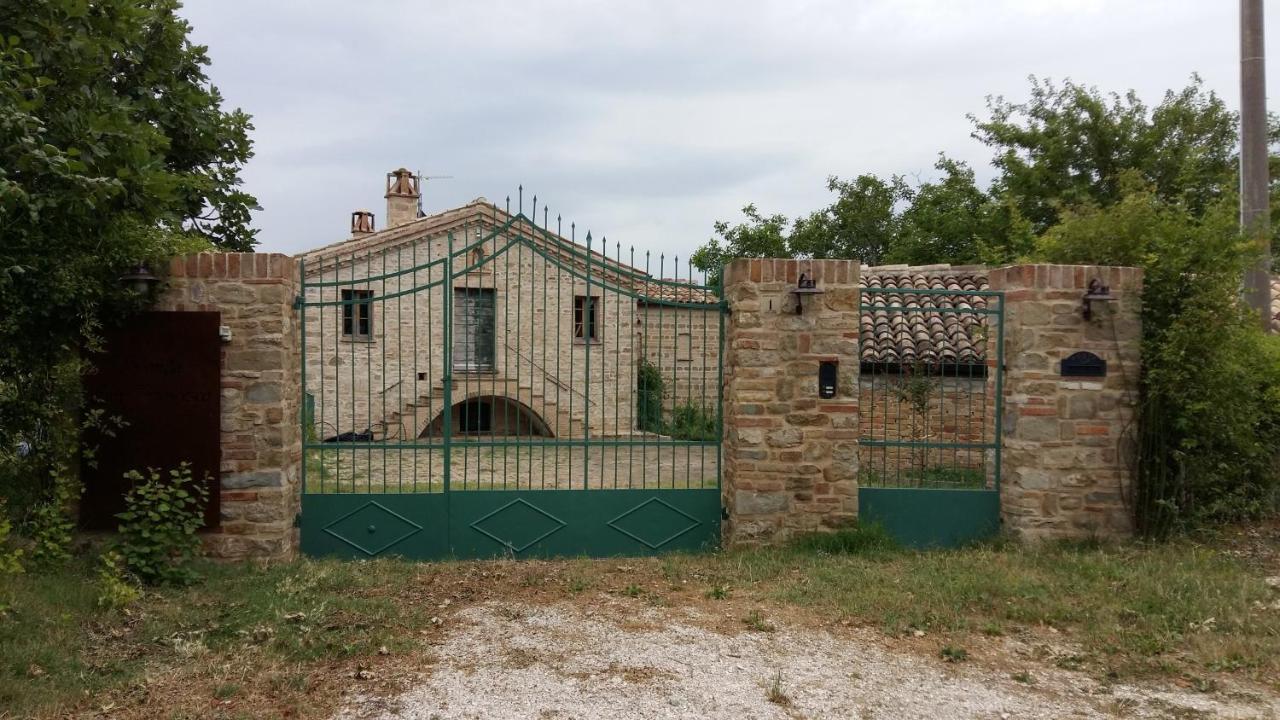 Locanda San Francesco Montecarotto Bagian luar foto