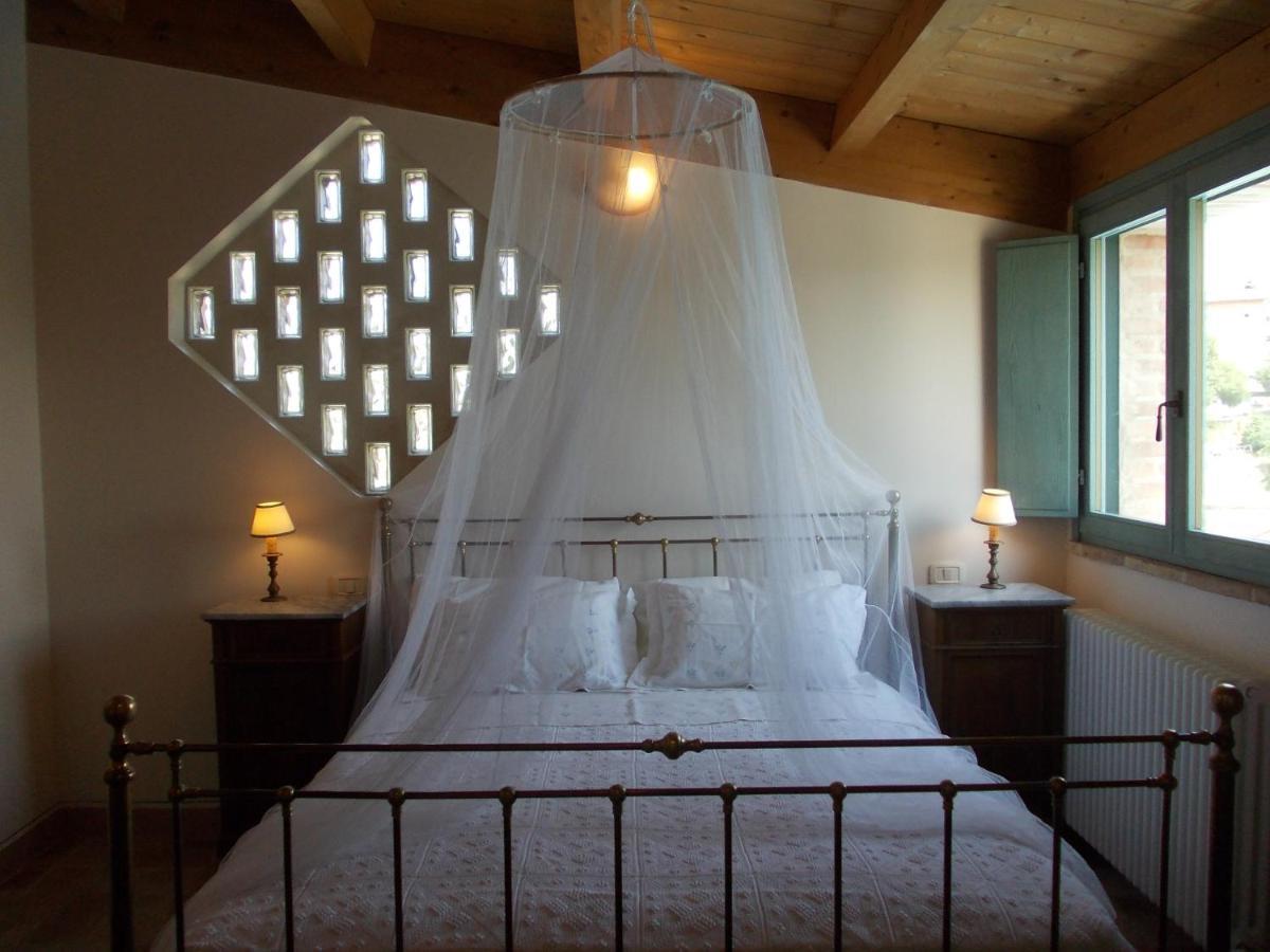 Locanda San Francesco Montecarotto Bagian luar foto