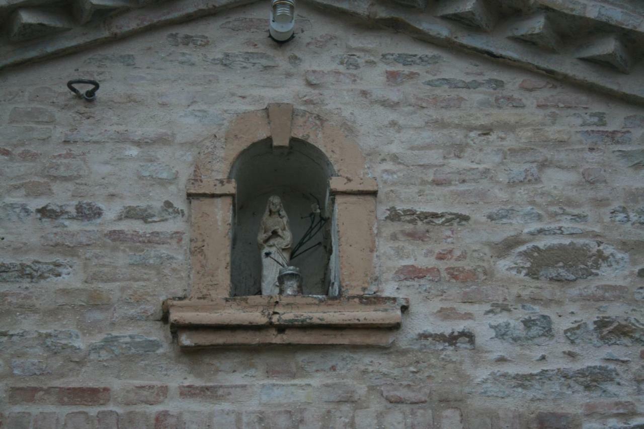 Locanda San Francesco Montecarotto Bagian luar foto