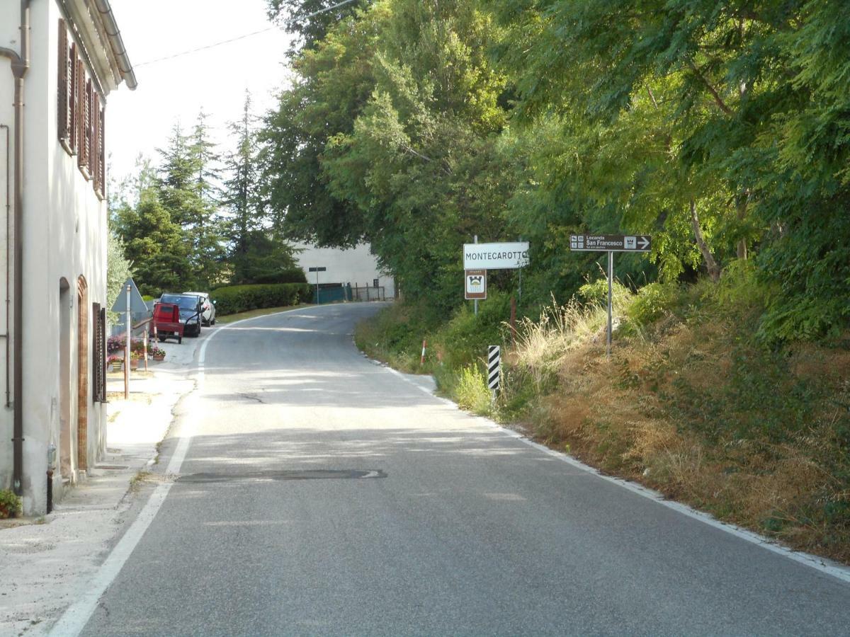 Locanda San Francesco Montecarotto Bagian luar foto
